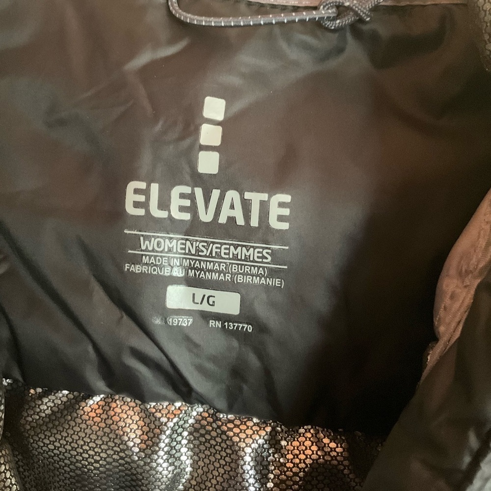 Elevate Black Silverton Packable Insulated Hooded Jacket - Picture 4 of 8